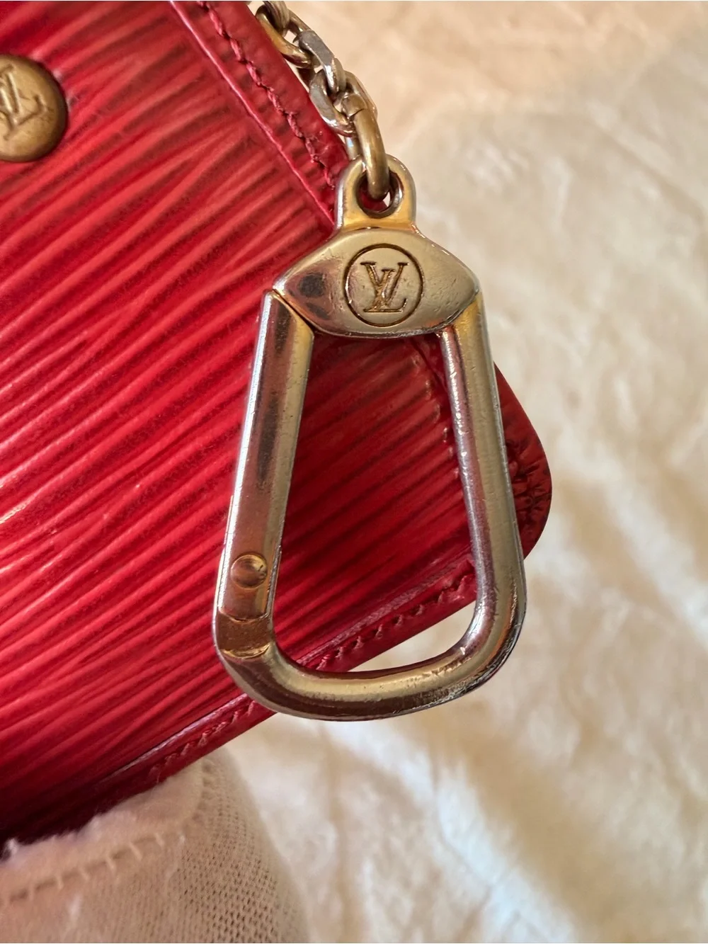 Louis Vuitton Red Epi Leather Key Cles/Pouch with Gold Hardware - Picture 6 of 16